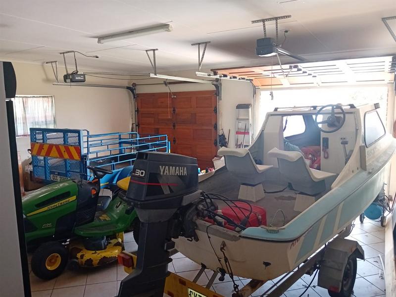 3 Bedroom Property for Sale in Stilbaai Wes Western Cape